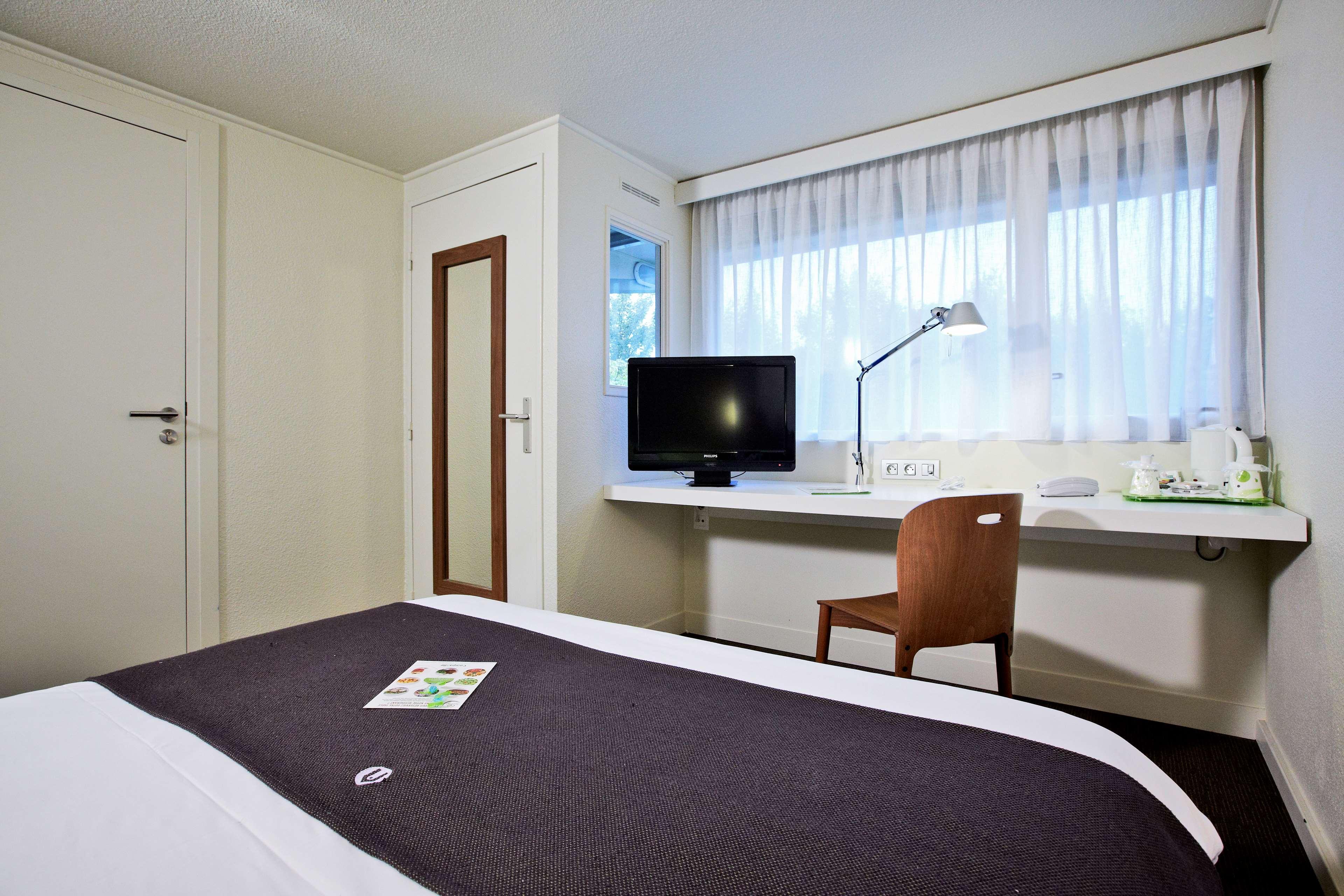 Campanile Le Havre Nord - Montivilliers Hotel Exterior photo